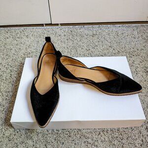 Bill Blass Sybil Flat, Pointed Toe, Black Velvet, Size 6